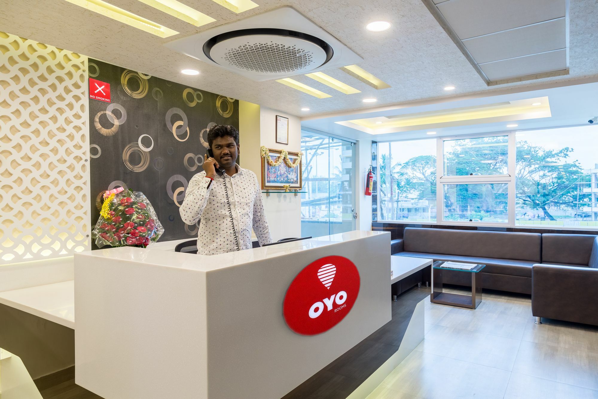 Oyo 9249 Jk Residency Hotel Bangalore Bagian luar foto