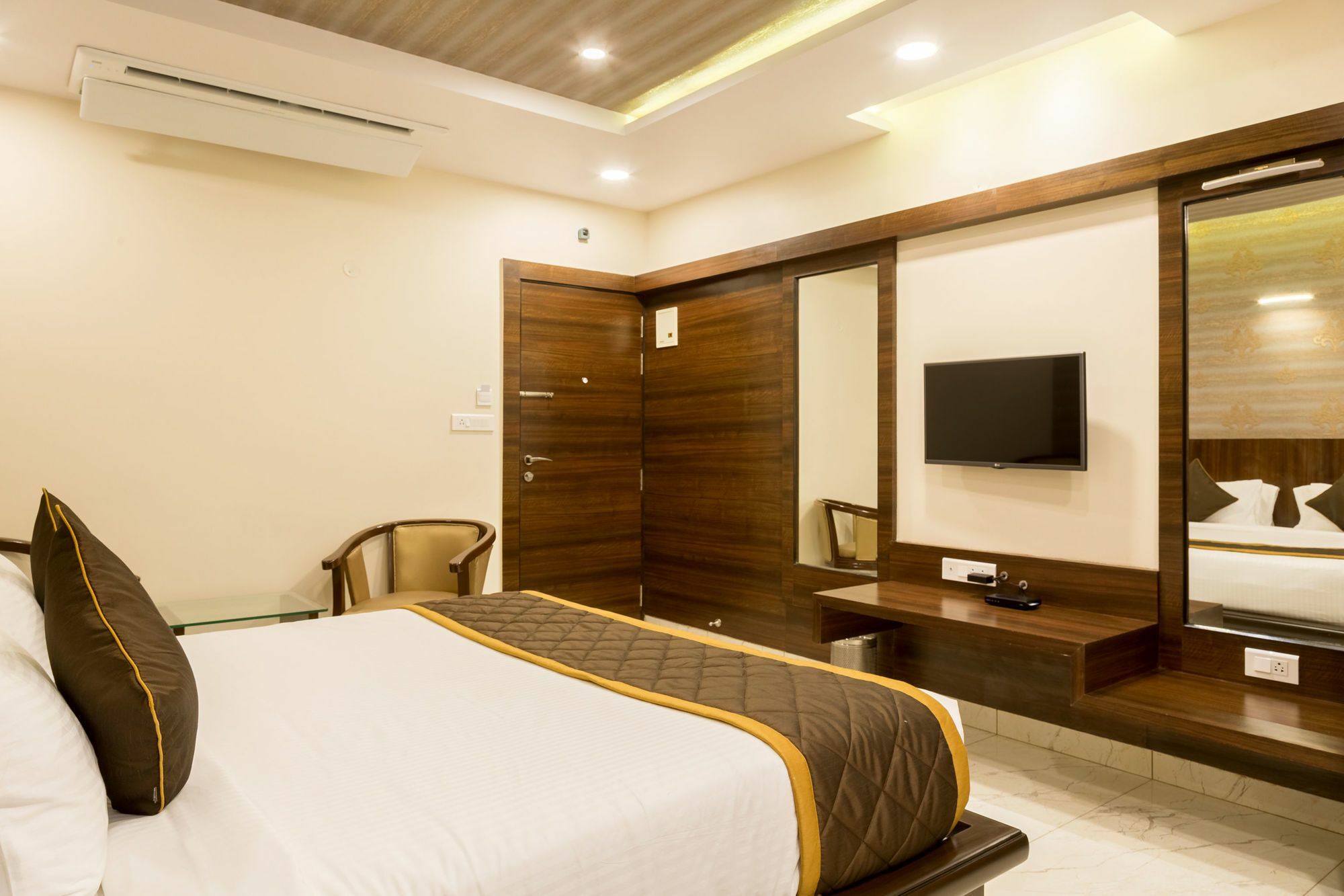 Oyo 9249 Jk Residency Hotel Bangalore Bagian luar foto