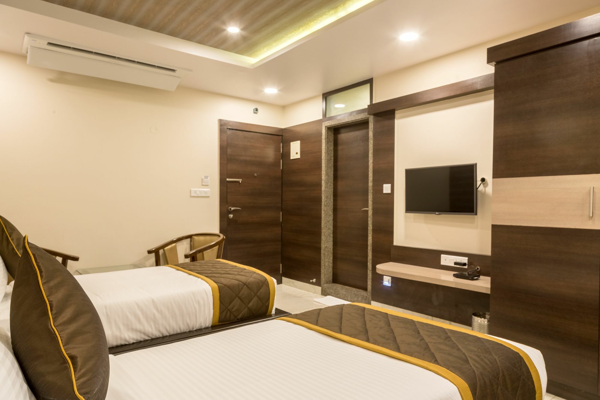 Oyo 9249 Jk Residency Hotel Bangalore Bagian luar foto